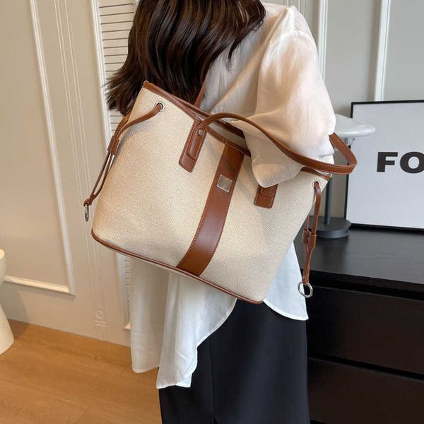 large capacity bag women's bag summer new fashion commuter shoulder bag big bag student tote bag
large capacity bag women's bag summer new fashion commuter shoulder bag big bag student tote bag