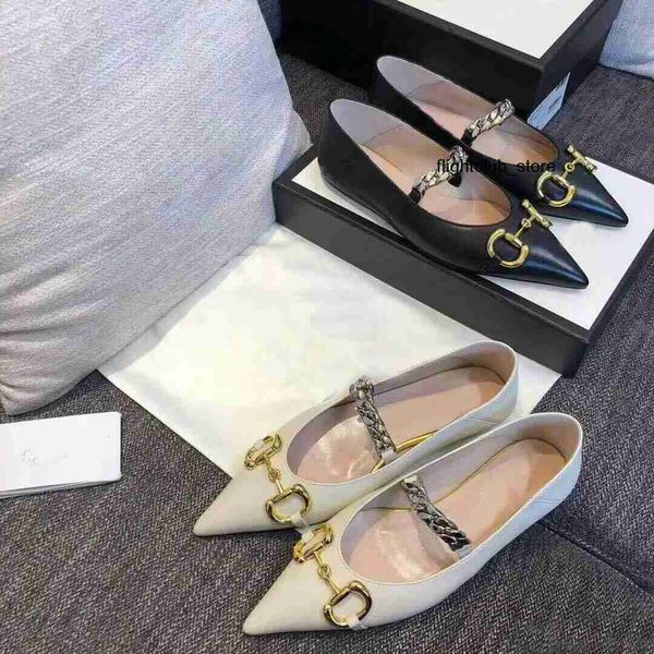 dress lady mules designer pointed ggity shoes cowhide metal chain fashion leather letter casual shoe women princetown flat trample lazy loaf, Black
dress lady mules designer pointed ggity shoes cowhide metal chain fashion leather letter casual shoe women princetown flat trample lazy loaf, Black