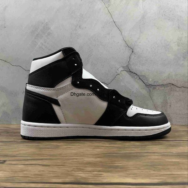 high original 1 classical jumpman black white designer men women basketball shoes sports shoes outdoor sneakers with box and fast delivery, White;red
high original 1 classical jumpman black white designer men women basketball shoes sports shoes outdoor sneakers with box and fast delivery, White;red