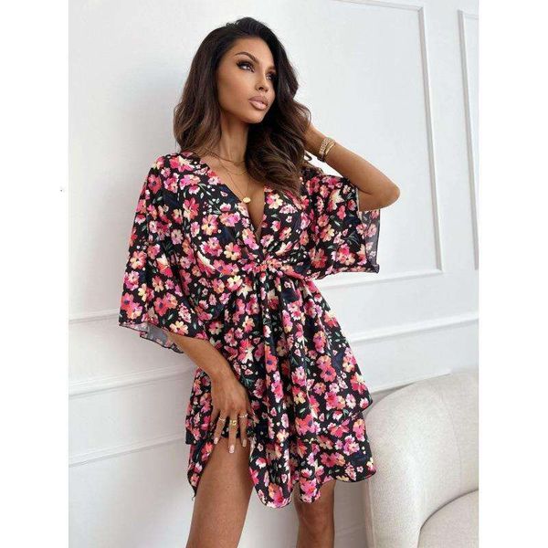large size womens casual floral deep v waist trimming short sleeved dress, Black;gray
large size womens casual floral deep v waist trimming short sleeved dress, Black;gray