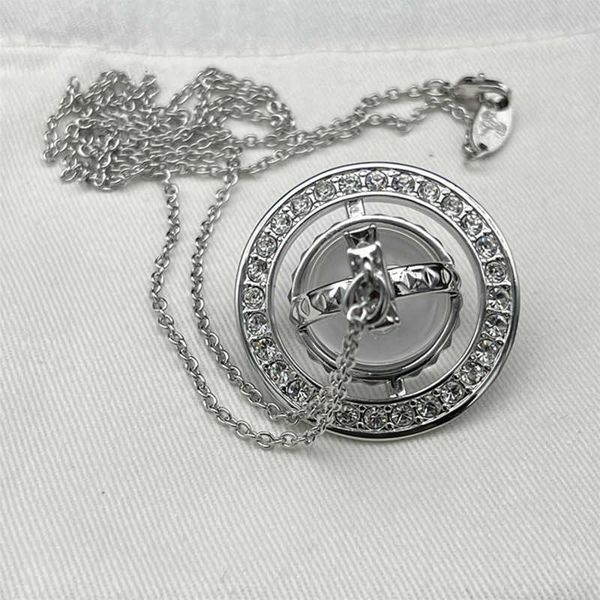 the empress dowager the west is silver full of diamonds three-dimensional star rings transparent beads and a large saturn sweater necklace
the empress dowager the west is silver full of diamonds three-dimensional star rings transparent beads and a large saturn sweater necklace