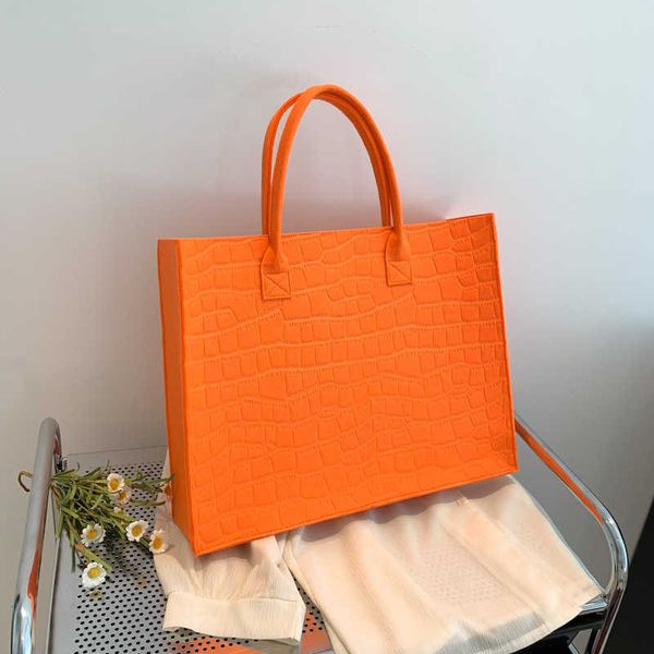 large capacity felt large bag for women in new western-style student class tote bag office worker document handbag
large capacity felt large bag for women in new western-style student class tote bag office worker document handbag