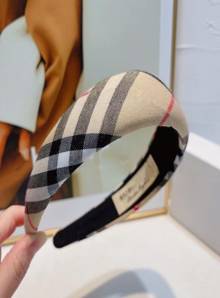 2021 women039s hairjewelry designers women headbands with b letter classic stripes cloth hair hoop girls brand headband ac1024072, Silver
2021 women039s hairjewelry designers women headbands with b letter classic stripes cloth hair hoop girls brand headband ac1024072, Silver