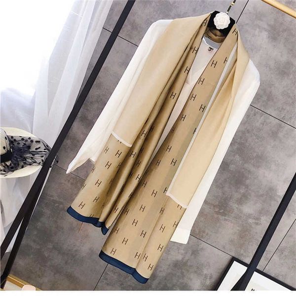 new korean cotton linen female h letter messy silk autumn and winter warm printing scarf live broadcast, Blue;gray
new korean cotton linen female h letter messy silk autumn and winter warm printing scarf live broadcast, Blue;gray