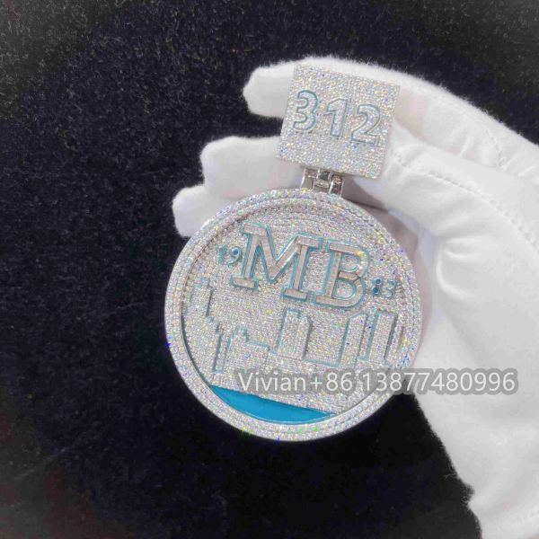 new design hip hop jewelry glowing material silver 925 vvs moissanite iced out diamond custom necklace pendant
new design hip hop jewelry glowing material silver 925 vvs moissanite iced out diamond custom necklace pendant