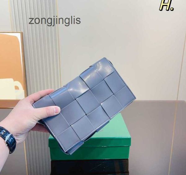 woven crossbody women's 2023 leisure bags botteges fashion shoulder venetas bag cassette designer handbags hz0e
woven crossbody women's 2023 leisure bags botteges fashion shoulder venetas bag cassette designer handbags hz0e