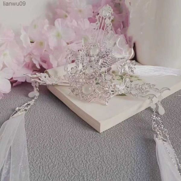 chinese silver plated double wings hair crown with two hairstick hanfu headdress l230704, White;golden
chinese silver plated double wings hair crown with two hairstick hanfu headdress l230704, White;golden