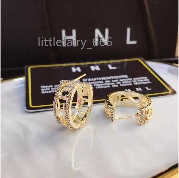 premium luxury letter earrings charm fashion designer earrings 18k gold-plated fine jewelry classic senior young people couple family christ, Golden;silver
premium luxury letter earrings charm fashion designer earrings 18k gold-plated fine jewelry classic senior young people couple family christ, Golden;silver