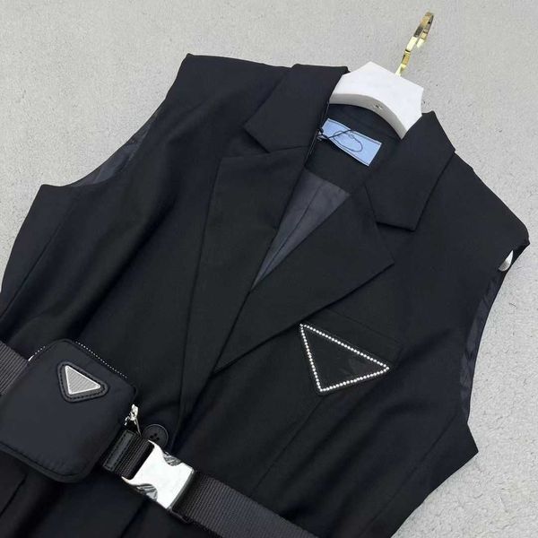 summer women triangle belt waist slimming waistcoat, letter nail bead decoration, belt micro bag waist, casual fashion., Black;brown
summer women triangle belt waist slimming waistcoat, letter nail bead decoration, belt micro bag waist, casual fashion., Black;brown