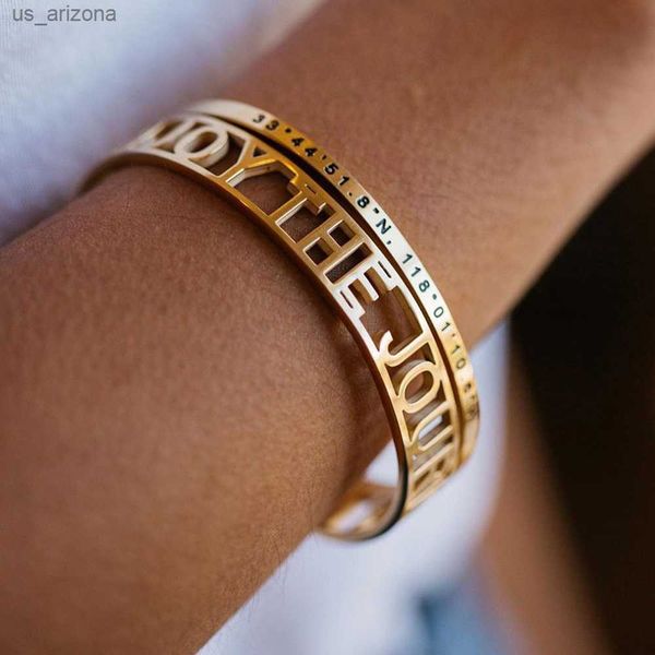 custom name bracelet for women personalized custom charm gold color open bangles for women stainless steel chrismas jewelry gift l230620, Golden;silver
custom name bracelet for women personalized custom charm gold color open bangles for women stainless steel chrismas jewelry gift l230620, Golden;silver