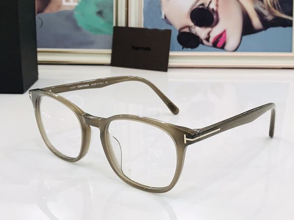 premium tom sunglasses plate square frame ford flat glasses full frame men's and women's myopia glasses prevent blue light discolo, White;black
premium tom sunglasses plate square frame ford flat glasses full frame men's and women's myopia glasses prevent blue light discolo, White;black