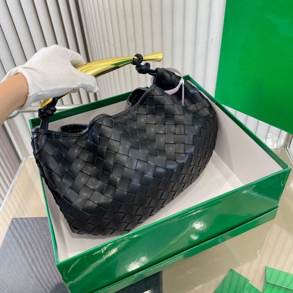 new woven bag designer handbag women's shoulder bag leather solid color underarm bag banquet elegant handbag fashion classic ladies bag
new woven bag designer handbag women's shoulder bag leather solid color underarm bag banquet elegant handbag fashion classic ladies bag