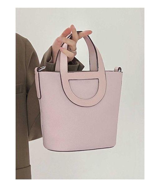 designer vegetable basket h ermes bags online store new layer cowhide basket water bucket bag one shoulder crossbody handbag versatile in wi
designer vegetable basket h ermes bags online store new layer cowhide basket water bucket bag one shoulder crossbody handbag versatile in wi