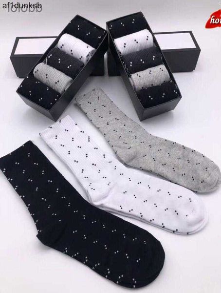 cotton socks for mens and womens sport long sock 100% ggity couple 5 pcs with box oqou luxur, Black
cotton socks for mens and womens sport long sock 100% ggity couple 5 pcs with box oqou luxur, Black