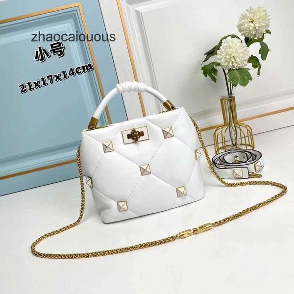 shoulder valentins designer diamond embroidery women handbag bags plaid handheld luxury handbags crossbody women's chain 8mmc a52w
shoulder valentins designer diamond embroidery women handbag bags plaid handheld luxury handbags crossbody women's chain 8mmc a52w