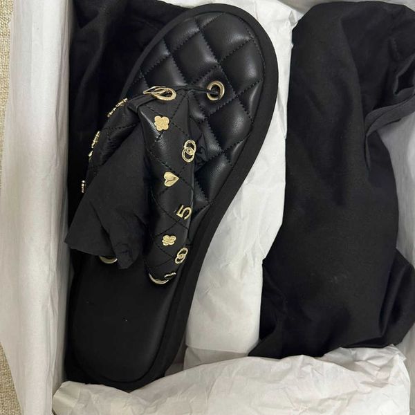 slipper chennel designer shoes slides high version small fragrance clip toe flip flops letter button bread slippers 2023 summer thick soled, Black
slipper chennel designer shoes slides high version small fragrance clip toe flip flops letter button bread slippers 2023 summer thick soled, Black