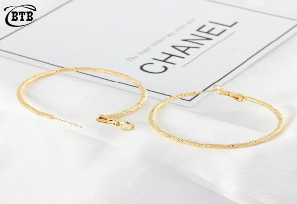 hoop huggie design fashion circle women glamour earrings highend jewelry exquisite wedding party holiday gifts whole2316443, Golden;silver
hoop huggie design fashion circle women glamour earrings highend jewelry exquisite wedding party holiday gifts whole2316443, Golden;silver