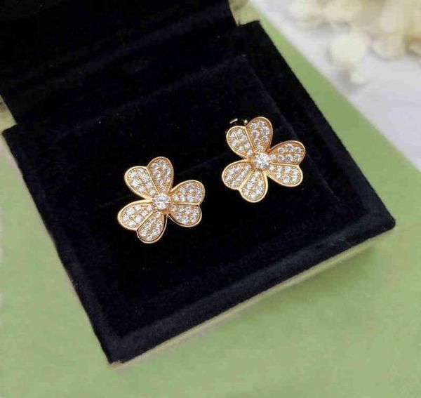famous brand pure 925 sterling silver luxury jewelry earrings for women gold color flowers sweet romantic luck clover wedding9074508, Golden;silver
famous brand pure 925 sterling silver luxury jewelry earrings for women gold color flowers sweet romantic luck clover wedding9074508, Golden;silver