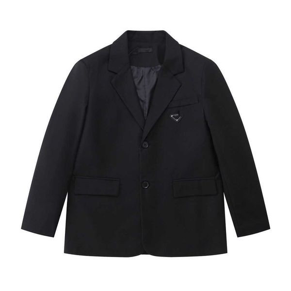 spring and autumn women's black v-neck short suit jacket, loose and simple formal wind, simple pocket fashion, spring and autumn daily, Black;brown
spring and autumn women's black v-neck short suit jacket, loose and simple formal wind, simple pocket fashion, spring and autumn daily, Black;brown