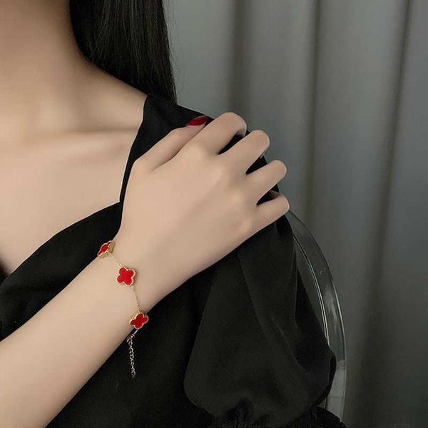 clover bracelet new four leaf grass bracelet double sided titanium steel colorless five leaf grass hand decoration net red ins gift2023, Golden;silver
clover bracelet new four leaf grass bracelet double sided titanium steel colorless five leaf grass hand decoration net red ins gift2023, Golden;silver