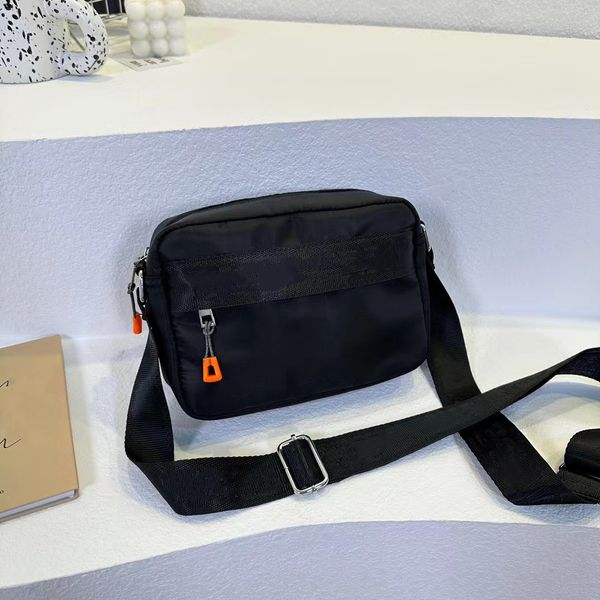 bags cross body classic mobile phone bag canvas plaid messenger men's women's camera color matching retro large capacity shoulder, Black;red
bags cross body classic mobile phone bag canvas plaid messenger men's women's camera color matching retro large capacity shoulder, Black;red