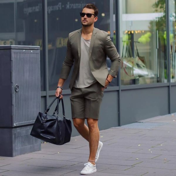 grey short mens wedding tuxedos two buttom slim fit wear business party prom men blazer suit jacket pants, Black;gray
grey short mens wedding tuxedos two buttom slim fit wear business party prom men blazer suit jacket pants, Black;gray