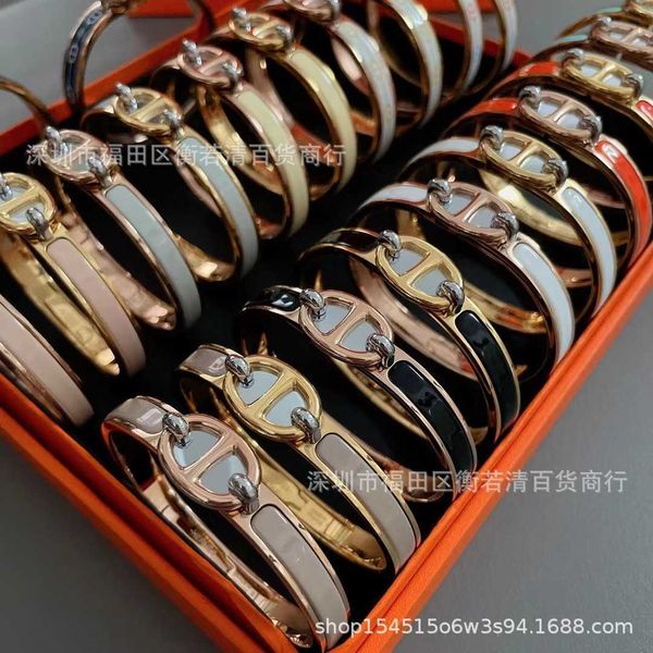 designer hemrres bracelet h family high edition pig nose new letter net red same rose gold snap on versatile and colorless 25x8, Black
designer hemrres bracelet h family high edition pig nose new letter net red same rose gold snap on versatile and colorless 25x8, Black