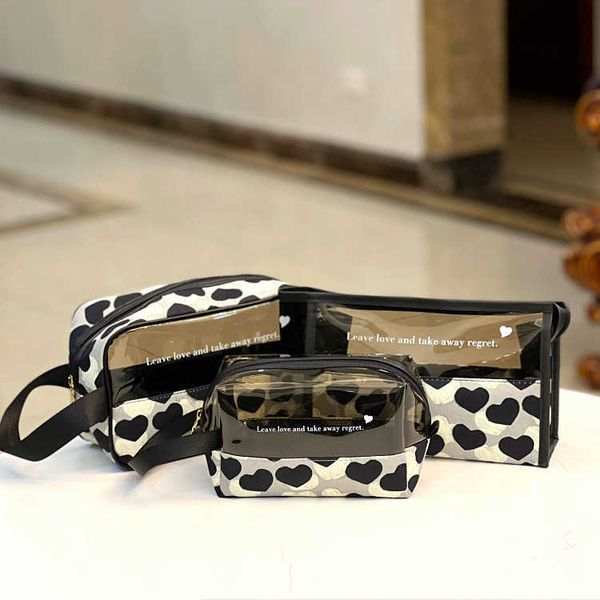 new zipper translucent love carrying bag with peach heart flocking makeup bag large capacity portable wash bag pencil bag for women 230718
new zipper translucent love carrying bag with peach heart flocking makeup bag large capacity portable wash bag pencil bag for women 230718