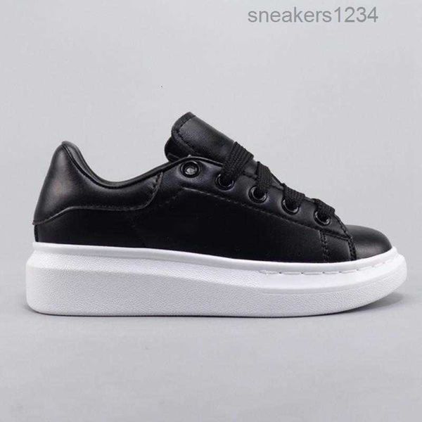 2022 selling designer kids shoes white red black dream blue single strap outsized sneaker rubber sole amcqs soft calfskin leather lace up tr
2022 selling designer kids shoes white red black dream blue single strap outsized sneaker rubber sole amcqs soft calfskin leather lace up tr