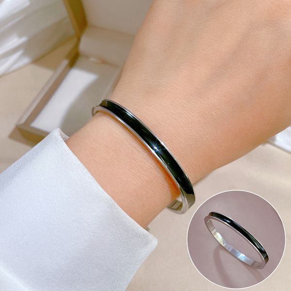 luxury designer elegant gold bracelet silver bracelet fashion women's letter pendant bracelet wedding special design jewelry quality 20, Black
luxury designer elegant gold bracelet silver bracelet fashion women's letter pendant bracelet wedding special design jewelry quality 20, Black