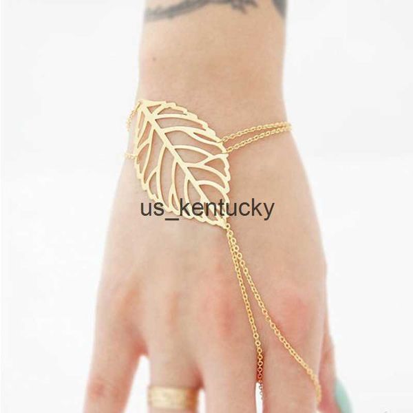 charm bracelets charm hollow leaves bracelet fingerring slave chain hand harness for women gold color pulseras r230718, Golden;silver
charm bracelets charm hollow leaves bracelet fingerring slave chain hand harness for women gold color pulseras r230718, Golden;silver