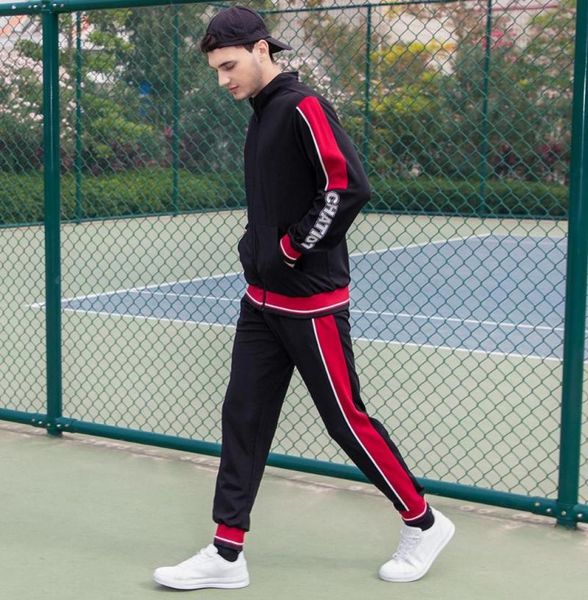 2 pieces winter running tracksuit men sports set gym clothes sport training running suit sport wear sweatshirt exercise clothing3736968, Black;blue
2 pieces winter running tracksuit men sports set gym clothes sport training running suit sport wear sweatshirt exercise clothing3736968, Black;blue