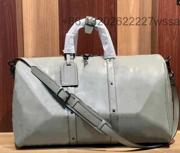 duffle bag travel luggage bags with lock handbag hand shoulder messenger crossbody toiletry storage bag's genuine leather embossing men
duffle bag travel luggage bags with lock handbag hand shoulder messenger crossbody toiletry storage bag's genuine leather embossing men