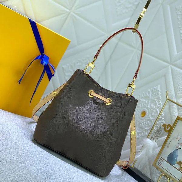 women leather shoulder bag designers handbags wallet womens crossbody bags tote bucket bag m46581 vintage print shopping bag luxury designer, Black;red
women leather shoulder bag designers handbags wallet womens crossbody bags tote bucket bag m46581 vintage print shopping bag luxury designer, Black;red