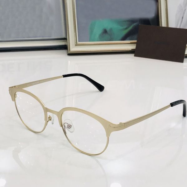 tom outdoor leisure trend myopia glasses frame two with sleeve glasses sunglasses folding clip, White;black
tom outdoor leisure trend myopia glasses frame two with sleeve glasses sunglasses folding clip, White;black
