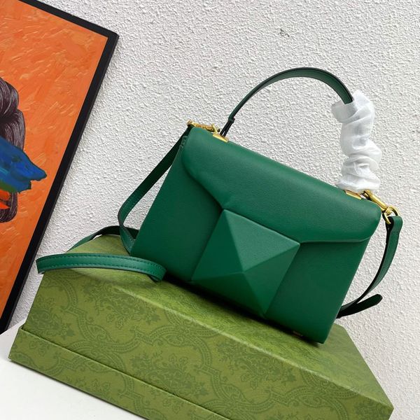mini sheepskin handbag ladies tote bag designer brand bag fashion commuter bag luxury bag new all-in-one riveted bag
mini sheepskin handbag ladies tote bag designer brand bag fashion commuter bag luxury bag new all-in-one riveted bag