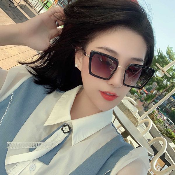 designer triangular signature sunglasses p family's new fashion square stars in men's and women's spr55zs with logo box, White;black
designer triangular signature sunglasses p family's new fashion square stars in men's and women's spr55zs with logo box, White;black