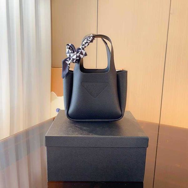 pdbag small vegetable basket bag triangle tote bag 8 colors totes womens designer bag leather purse handbag fashion bags ladies crossbody ba
pdbag small vegetable basket bag triangle tote bag 8 colors totes womens designer bag leather purse handbag fashion bags ladies crossbody ba