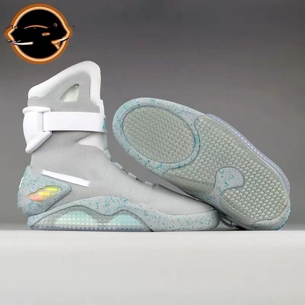 2023 spring/summer high returns to the futu casual charging luminous light shoes men's sports casual shoes, Black
2023 spring/summer high returns to the futu casual charging luminous light shoes men's sports casual shoes, Black