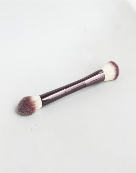 hourglass ambient lighting edit brush doubleended powder bronzer blush highlighter makeup brush6055419
hourglass ambient lighting edit brush doubleended powder bronzer blush highlighter makeup brush6055419