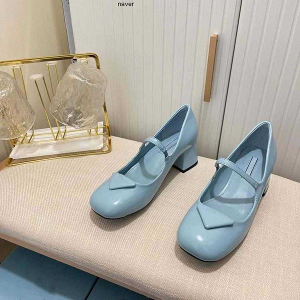 loafers women slippers sandals fashion e flat slides flip flops summer leather outdoor pradly bath shoes designers beach shoes with box, Black
loafers women slippers sandals fashion e flat slides flip flops summer leather outdoor pradly bath shoes designers beach shoes with box, Black