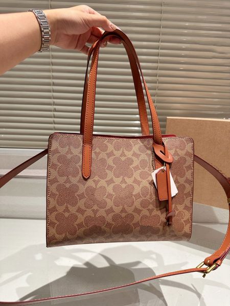 large-capacity travelling tote handbag women luxurys designers classic letter shoulder bags designer packback for ladies
large-capacity travelling tote handbag women luxurys designers classic letter shoulder bags designer packback for ladies