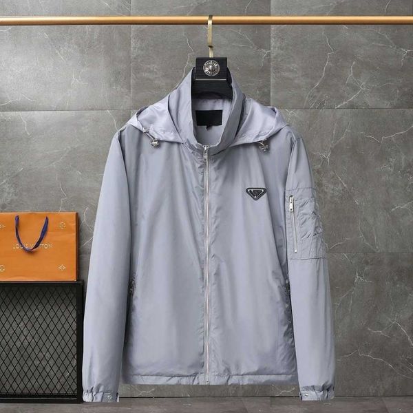 spring men's hooded long-sleeved casual jacket, sleeve zipper casual simple, nylon fabric comfortable shape, loose version of fashion., Black;brown
spring men's hooded long-sleeved casual jacket, sleeve zipper casual simple, nylon fabric comfortable shape, loose version of fashion., Black;brown