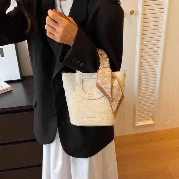 brand designer vegetable basket bags for women high beauty sweet style french basket women's bag 2023 summer new water bucket small des
brand designer vegetable basket bags for women high beauty sweet style french basket women's bag 2023 summer new water bucket small des