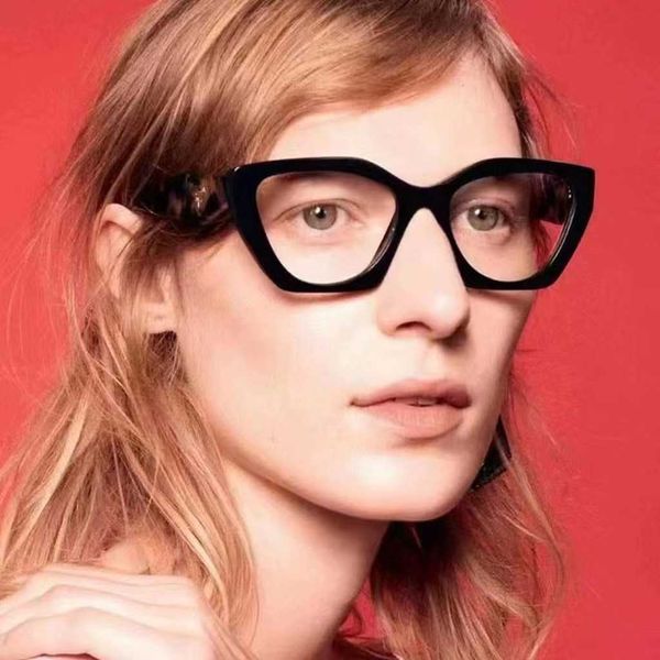 designer triangular signature sunglasses network is popular with the same style of literature and art personality plain face frame women, White;black
designer triangular signature sunglasses network is popular with the same style of literature and art personality plain face frame women, White;black
