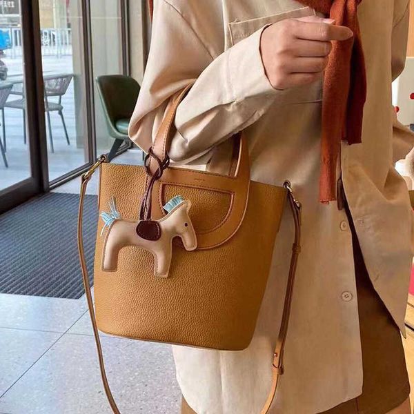 designer vegetable basket h ermes bags online store layer cowhide bucket bag 2023 new pig nose portable vegetable genuine leather large ca w
designer vegetable basket h ermes bags online store layer cowhide bucket bag 2023 new pig nose portable vegetable genuine leather large ca w