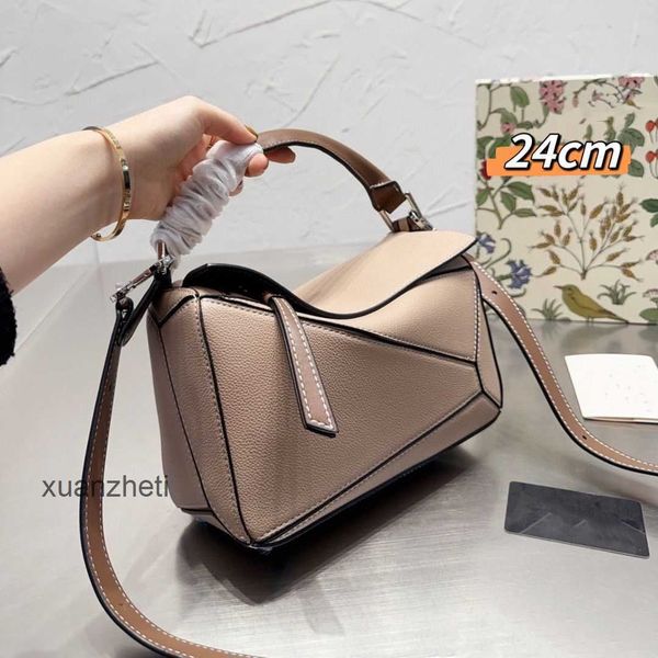 large 2023 designer fashion bag men's outlet handbags loewsbag strap hands checker bags women's puzzles capacity handbag leather s
large 2023 designer fashion bag men's outlet handbags loewsbag strap hands checker bags women's puzzles capacity handbag leather s