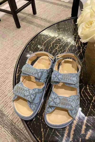 channel 2021 fashionluxury sandals women slipper men slides leather sandal womens hook loop casual shoes 35-42 with box and dust bags channe, Black
channel 2021 fashionluxury sandals women slipper men slides leather sandal womens hook loop casual shoes 35-42 with box and dust bags channe, Black