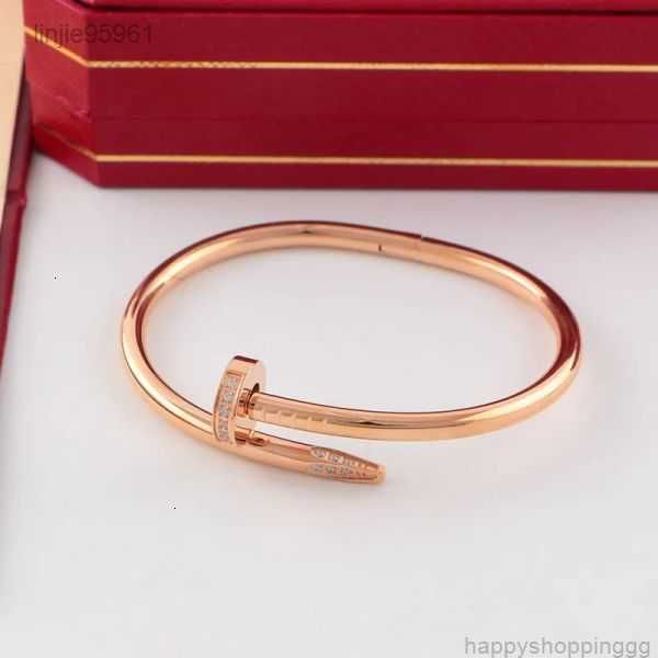 luxury designer bracelet 18k gold is all alloy plating process never fades and not to love jewelry 23rja{category}, Golden;silver
luxury designer bracelet 18k gold is all alloy plating process never fades and not to love jewelry 23rja{category}, Golden;silver