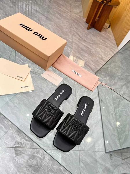 mius beach shoes women slide designer sandals sheepskin pleated square slippers for women's summer new fashion flat bottom external wea
mius beach shoes women slide designer sandals sheepskin pleated square slippers for women's summer new fashion flat bottom external wea